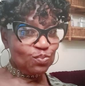 Meet your Posher, Evangela